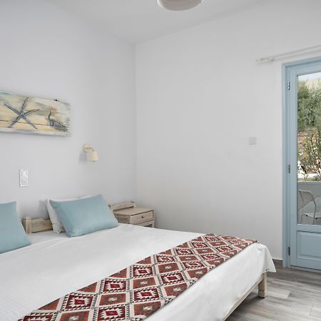 Hotel Iris Nausa Exteriér fotografie